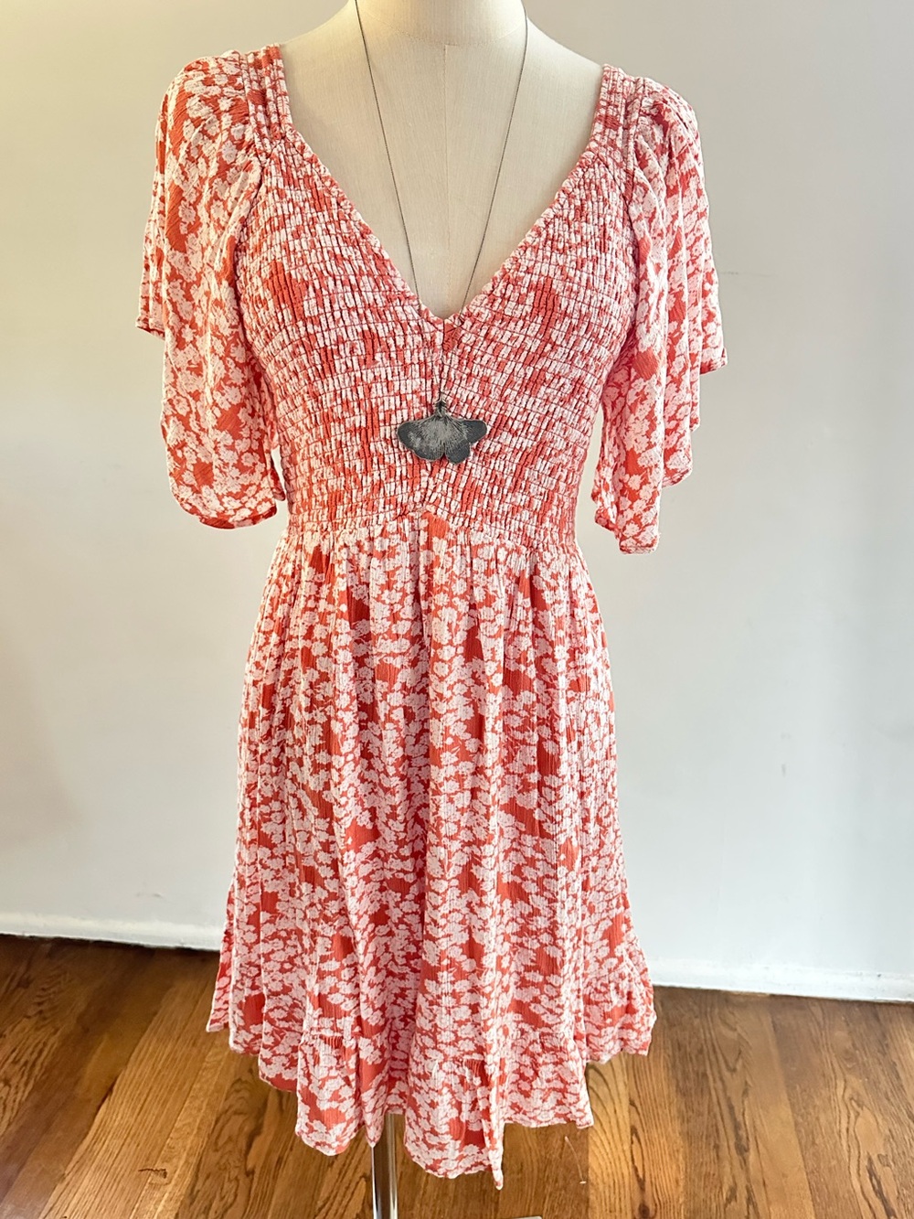 In Loom Coral & White Floral Smocked Babydoll Dress Size L